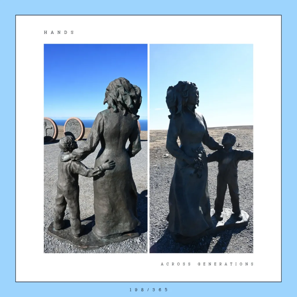 Lexe · Hands across generations: Hände ✅ Generations ✅ Unterschiede 😬🤷🏻‍♀️ Angabe mal wieder nicht genau gelesen. Ich hoffe, es giltet. Die Fotos sind am Nordkap entstanden. Kinder der Erde (Barn av Jorden): Dieses 1989 errichtete Denkmal liegt südöstlich der Nordkaphalle. Es besteht aus einer Mutte