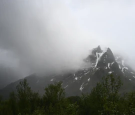 Foto aus „Die E10 im Regen: Von mystischen Momenten, Dauerbaustellen und Fiskekaker-Burgern vom Assistenzsystem“