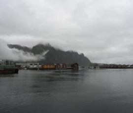 Foto aus „Die E10 im Regen: Von mystischen Momenten, Dauerbaustellen und Fiskekaker-Burgern vom Assistenzsystem“