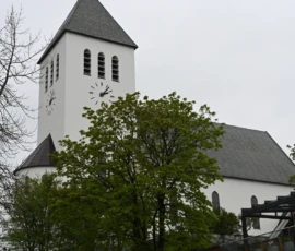 Foto aus „Die E10 im Regen: Von mystischen Momenten, Dauerbaustellen und Fiskekaker-Burgern vom Assistenzsystem“