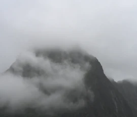 Foto aus „Die E10 im Regen: Von mystischen Momenten, Dauerbaustellen und Fiskekaker-Burgern vom Assistenzsystem“