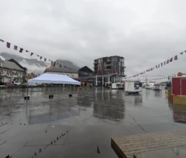 Foto aus „Die E10 im Regen: Von mystischen Momenten, Dauerbaustellen und Fiskekaker-Burgern vom Assistenzsystem“