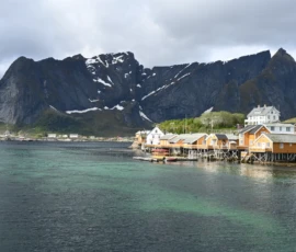 Foto aus „Hey Wickie, Auge in Auge mit dem Drachen und das Panorama-Paradoxon: Sind wir im Liliput-Haus die Aussicht oder haben wir sie?“