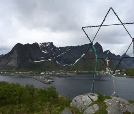 Foto aus „Hey Wickie, Auge in Auge mit dem Drachen und das Panorama-Paradoxon: Sind wir im Liliput-Haus die Aussicht oder haben wir sie?“