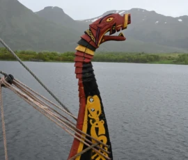 Foto aus „Hey Wickie, Auge in Auge mit dem Drachen und das Panorama-Paradoxon: Sind wir im Liliput-Haus die Aussicht oder haben wir sie?“