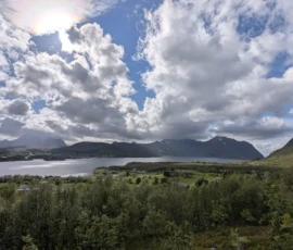 Foto aus „Hey Wickie, Auge in Auge mit dem Drachen und das Panorama-Paradoxon: Sind wir im Liliput-Haus die Aussicht oder haben wir sie?“