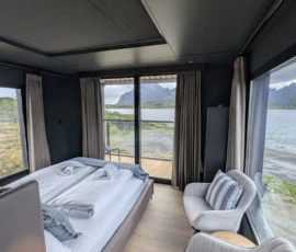 Foto aus „Hey Wickie, Auge in Auge mit dem Drachen und das Panorama-Paradoxon: Sind wir im Liliput-Haus die Aussicht oder haben wir sie?“