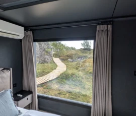 Foto aus „Hey Wickie, Auge in Auge mit dem Drachen und das Panorama-Paradoxon: Sind wir im Liliput-Haus die Aussicht oder haben wir sie?“