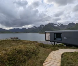 Foto aus „Hey Wickie, Auge in Auge mit dem Drachen und das Panorama-Paradoxon: Sind wir im Liliput-Haus die Aussicht oder haben wir sie?“