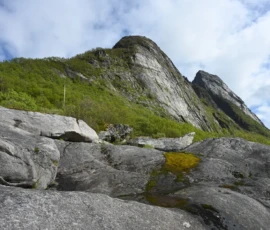 Foto aus „Der Spion, der das Rentier traf: Unser Weg über das Teufelsgebiss ins Bond-Schurkenversteck“