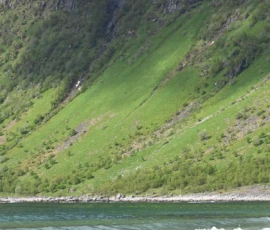 Foto aus „Der Spion, der das Rentier traf: Unser Weg über das Teufelsgebiss ins Bond-Schurkenversteck“