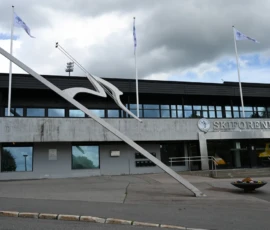 Foto aus „Zwischen Höhenflug am Holmenkollen und Paris-Panik in Oslo: Das Doppelrot- und Klinken-Mysterium“