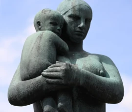 Foto aus „Zwischen Höhenflug am Holmenkollen und Paris-Panik in Oslo: Das Doppelrot- und Klinken-Mysterium“