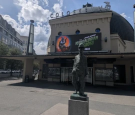 Foto aus „Zwischen Höhenflug am Holmenkollen und Paris-Panik in Oslo: Das Doppelrot- und Klinken-Mysterium“