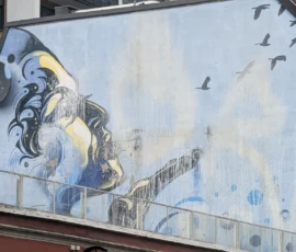 Foto aus „Zwischen Höhenflug am Holmenkollen und Paris-Panik in Oslo: Das Doppelrot- und Klinken-Mysterium“