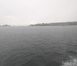 Foto aus „Zwischen Höhenflug am Holmenkollen und Paris-Panik in Oslo: Das Doppelrot- und Klinken-Mysterium“